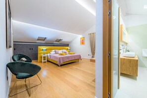 5 camere, una cassaforte in camera, ferro/asse da stiro