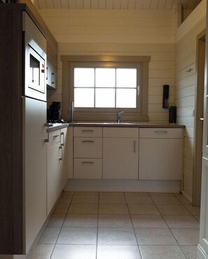 Kühlschrank, Mikrowelle, Geschirrspüler