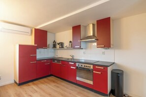 Fridge, microwave, oven, dishwasher