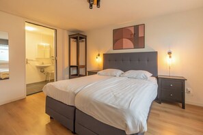 4 bedrooms, Internet, wheelchair access