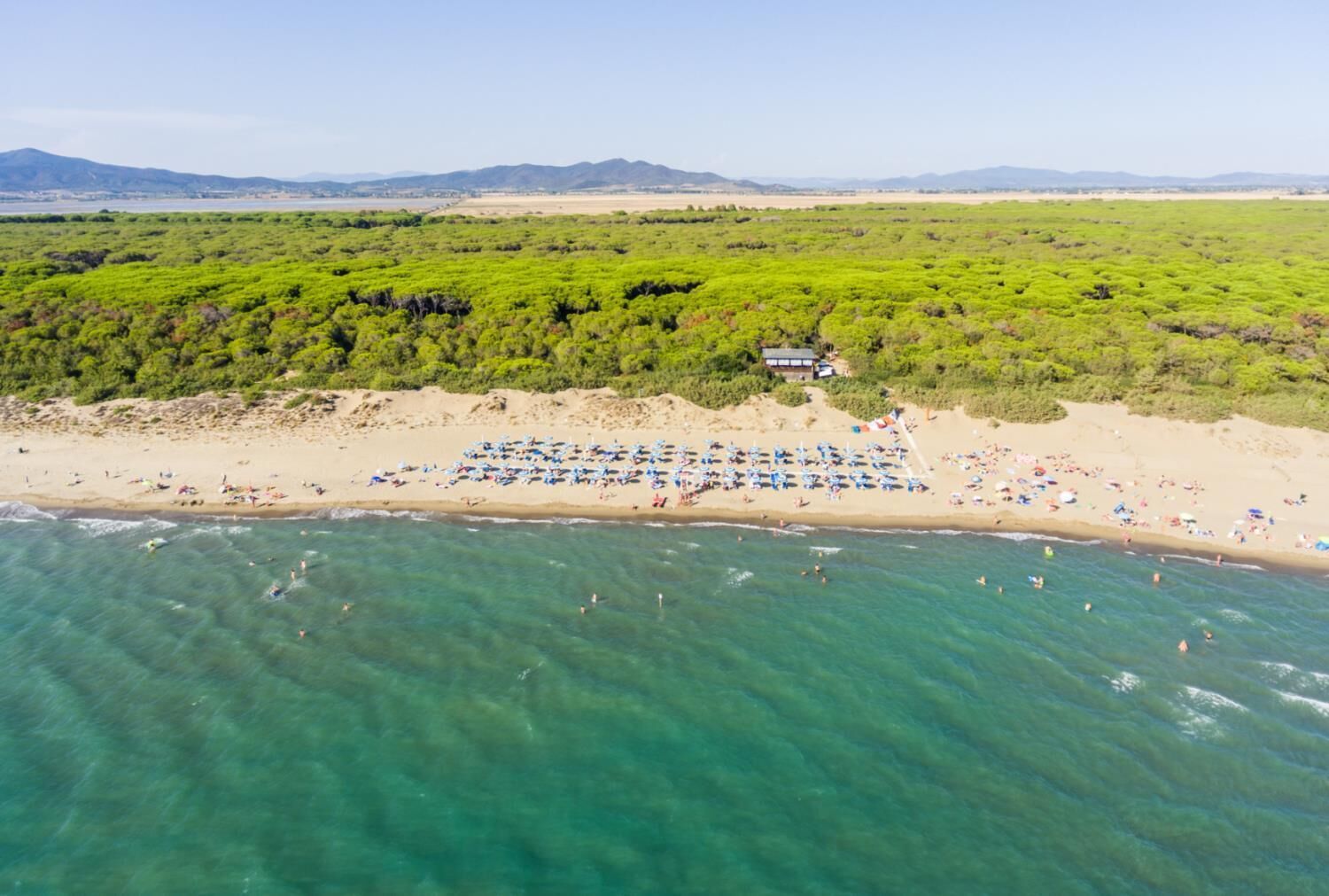 Una spiaggia nelle vicinanze