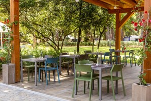 Outdoor dining - Comfort Lodge Principina (Grosseto)