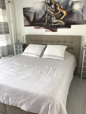 1 bedroom, WiFi, bed sheets - Ideal couple, magnificent 2-room apartment, swimming pool, marina view (Mandelieu-la-Napoule)