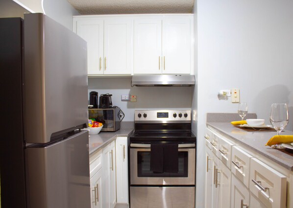 Fridge, microwave, oven, stovetop