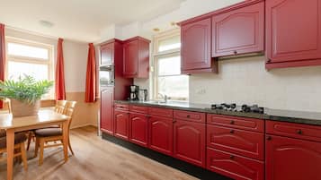 Fridge, microwave, dishwasher, coffee/tea maker