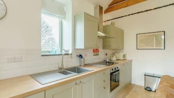 Ofen, Geschirrspüler, Hochstuhl, Gefrierschrank