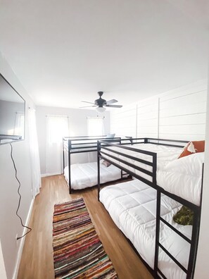 2 bedrooms, WiFi, bed sheets