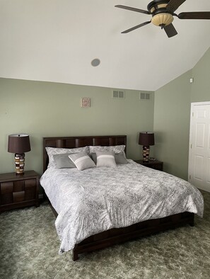 4 habitaciones, tabla de planchar con plancha y wifi gratis 