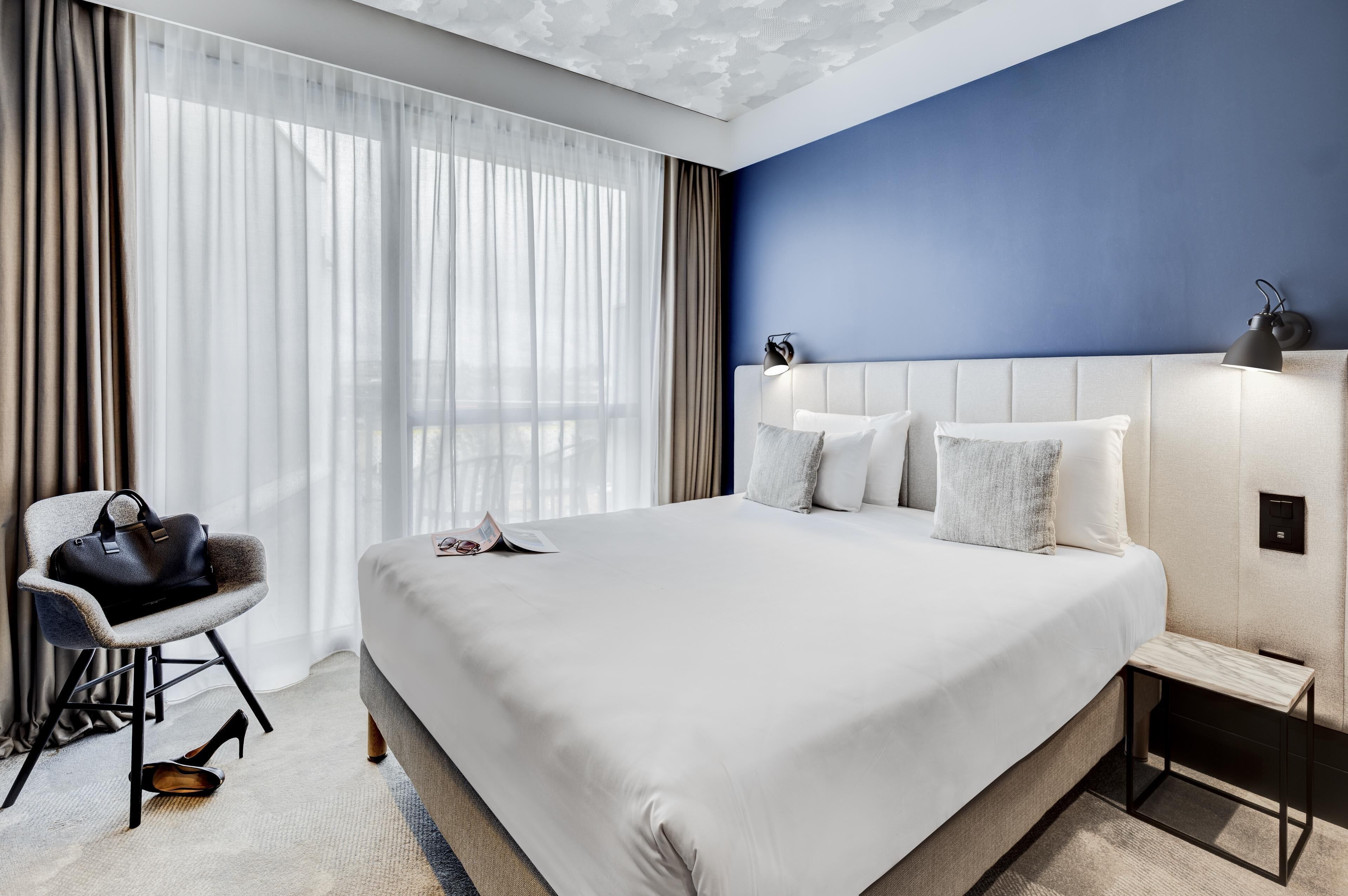 Individuelt innredet, skrivebord og skrivebord for bærbar PC