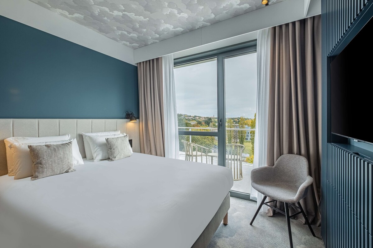 Superior Room, 1 Double Bed | Desk, laptop workspace, blackout drapes, soundproofing