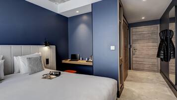 Standard Room, 1 Double Bed | Individually furnished, desk, laptop workspace, blackout drapes