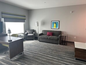 Schreibtisch, laptopgeeigneter Arbeitsplatz, Bügeleisen/Bügelbrett