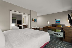Studio, 1 King Bed, Refrigerator & Microwave (Wet bar) | Desk, laptop workspace, iron/ironing board, bed sheets - Hampton Inn & Suites Ruskin I-75 (Ruskin)