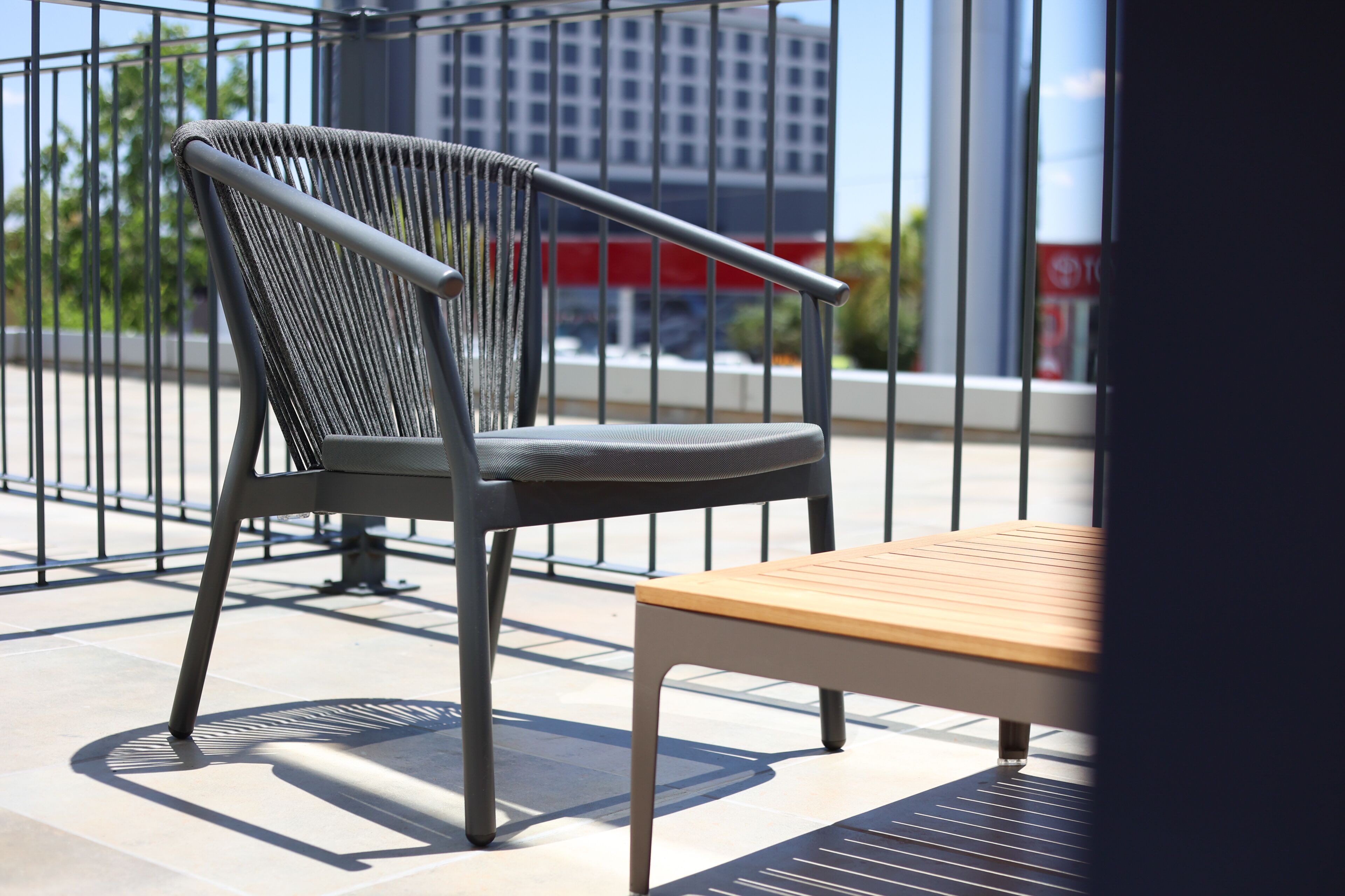 Habitación superior, 1 cama Queen size, balcón | Terraza o patio