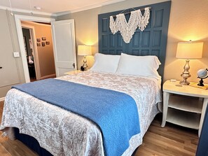 1 habitación, tabla de planchar con plancha, wifi gratis y ropa de cama