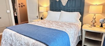 The Compass South, The Travelers Stay Near TSU