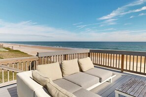 Property grounds - Beachfront 3BR with Pergola Deck and Beach Steps (Ponte Vedra Beach)
