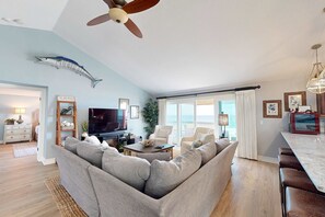 Fernseher, DVD-Player, Arbeitsbereiche