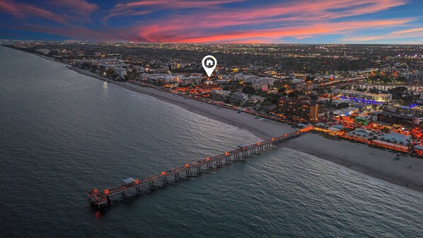 Tæt på stranden, liggestole, badehåndklæder