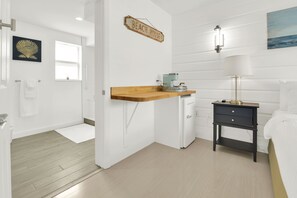 1 bedroom, in-room safe, WiFi, bed sheets