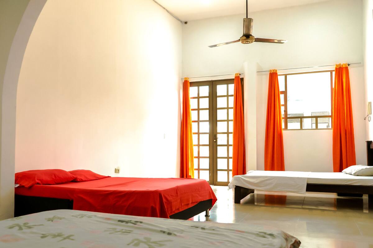 Basic Double Room, 1 Double Bed | Free WiFi, bed sheets
