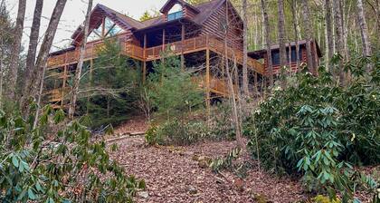 2025 Discounts Available!! - Private Hot Tub Room, Game Room, Hot Tub, Secluded