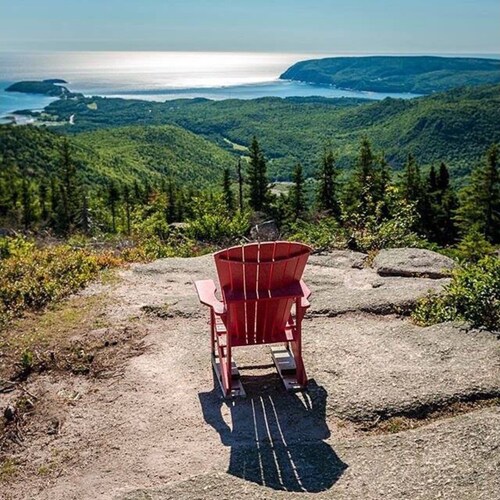 Hikers Suite  Private Hot Tub  <br>Cabot Trail, Pleasant Bay ,N.S.