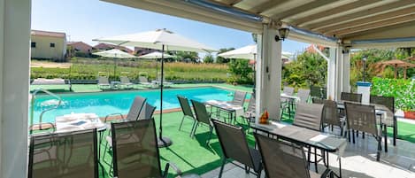 Poolbar