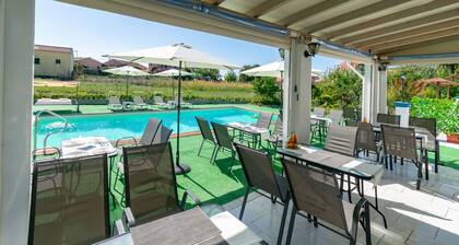 Akis Villa Studios & Apartments with Pool