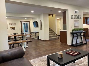 Unclassified image, 4 of 35, button - The Freedom House by Patriot Properties (Wisconsin Dells)