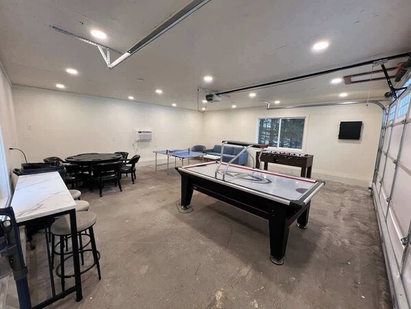 Games room - Freedom House at Wisconsin Dells! (Wisconsin Dells)
