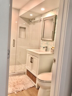 Combined shower/bathtub, jetted bath