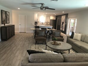 TV connectée, cheminée, jeux vidéo