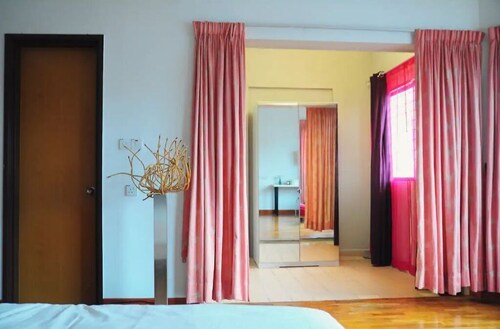 GRAYHAUS 32 - Spacious 3 Storey 5BR @ Bandar Utama