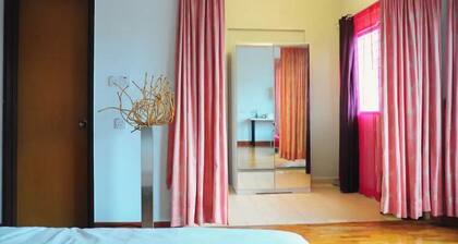 GRAYHAUS 32 - Spacious 3 Storey 5BR @ Bandar Utama