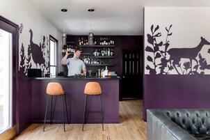 Bar (en la propiedad)