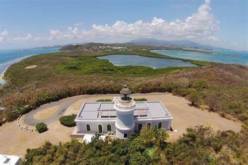 Hill House in a Great Location - Las Croabas. 