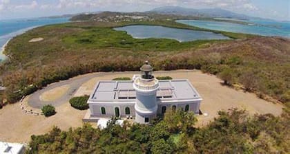 Hill House in a Great Location - Las Croabas.