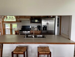 Fridge, microwave, oven, stovetop - SPRING SPECIALS! Relaxing River Oasis & Dock (Wellesley Island)