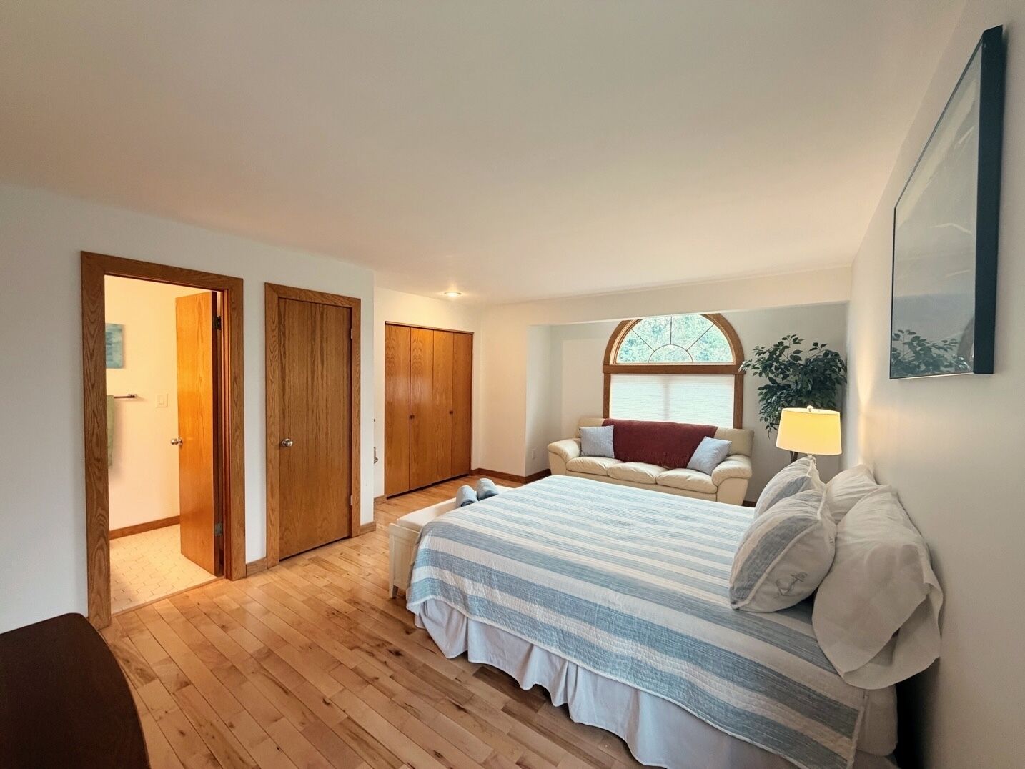 3 chambres, bureau, Wi-Fi, draps fournis