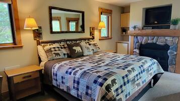 5 slaapkamers, een bureau, een strijkplank/strijkijzer, reisbedje