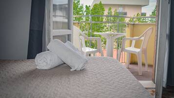 Chambre Double Standard | Coffres-forts dans les chambres, bureau