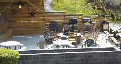 Near attractions of Pigeon Forge, shops, Dollywood, The Mill & Margaritaaville