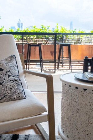 Property grounds - Getawayz NSW - Heatherbrae I - Luxurious 3 Bed Apartment, World Class Harbour Bridge Views. (Kirribilli)