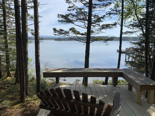 Coveside Cottage-on the shore overlooking Bass Hbr