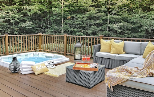 Ski-in/Ski-out | Hot Tub | Pool Table | Mont-Tremblant