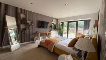 4 bilik tidur, seterika/papan seterika, Wi-fi percuma, cadar katil