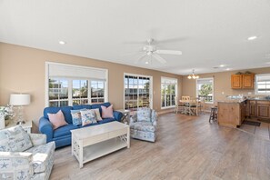 TV - Panoramic ocean view behind Shipwreck Raw Bar! (Port St Joe)