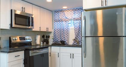 Lakeside Retreat! SPECIAL PRICING! DON'T MISS OUT!