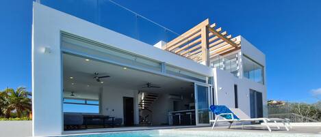 Außenpool, Infinity-Pool